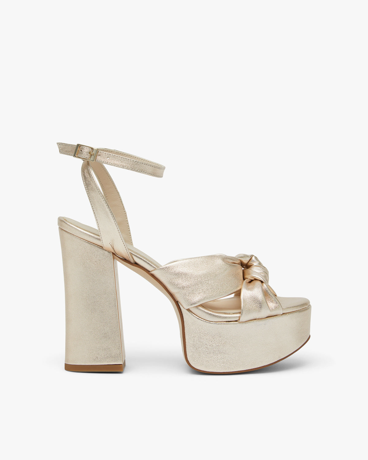 Sandalia Greta Block Dorado